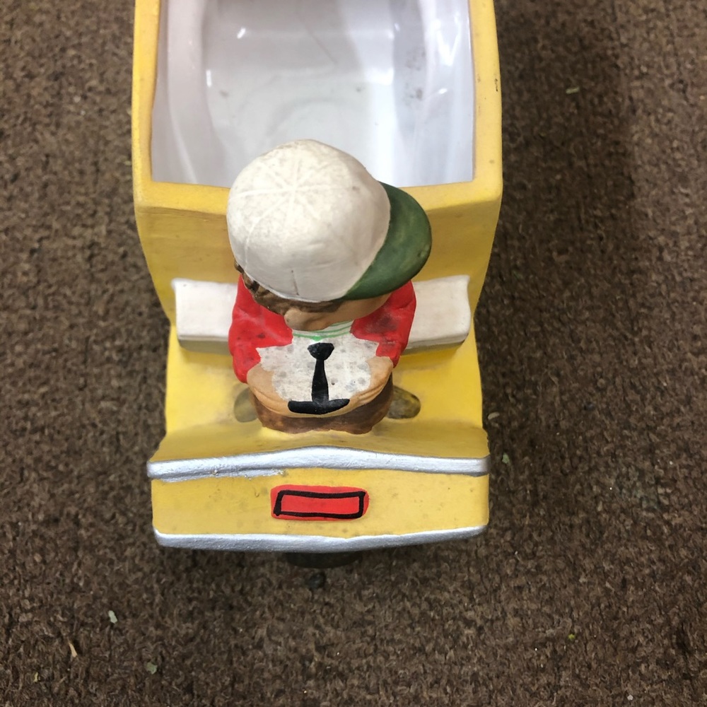 Vintage golfer planter - Picture 7 of 11